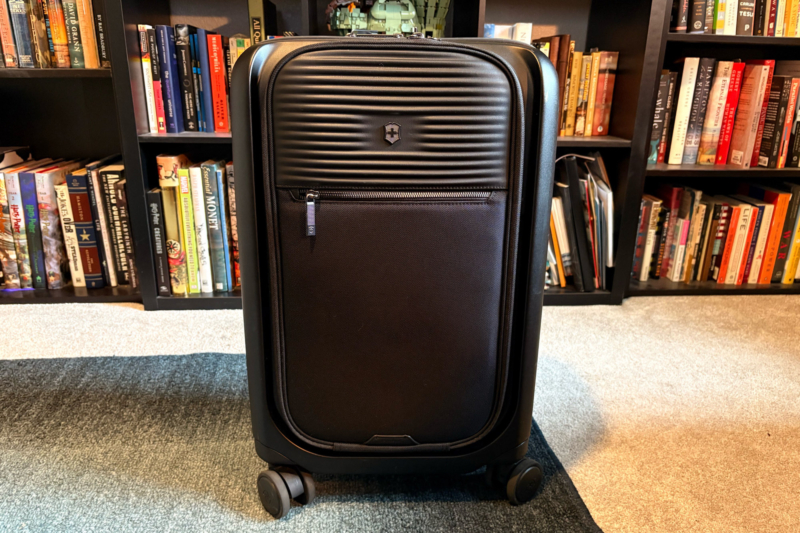 Swiss Army Roller Bag: Victorinox Mythic Frequent Flyer Carry-On Business Review